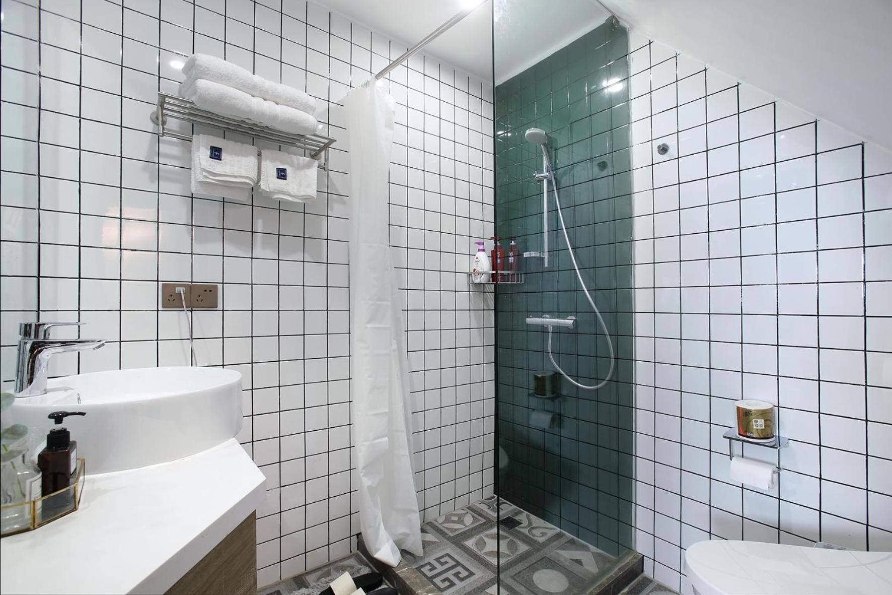 Shanghai Downtown Hills Boutique Guesthouse - Near Metro Line 7, Exit 3, Changping Road Pokoj fotografie